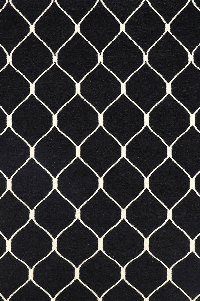 BLACK AND WHITE TRELLIS HAND WOVEN DHURRIE