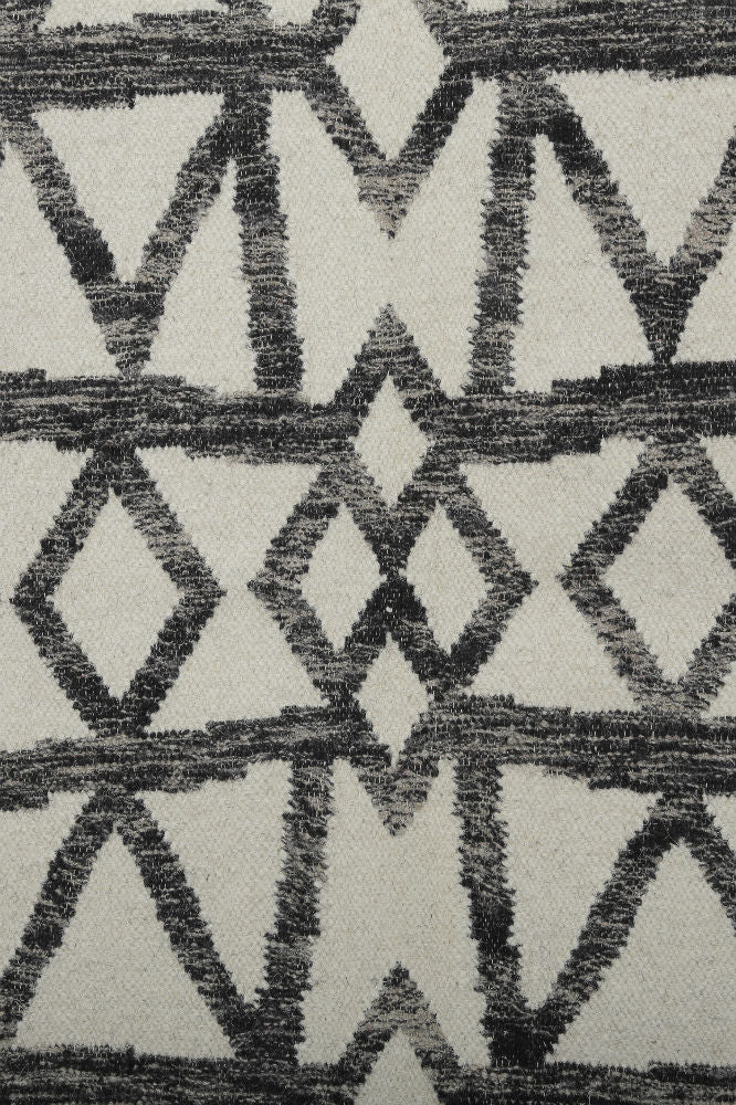 IVORY CHARCOAL TRIBAL HAND WOVEN DHURRIE