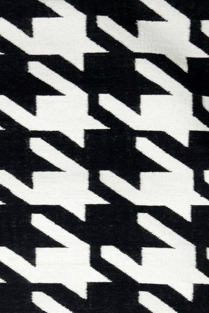 BLACK AND WHITE HOUNDSTOOTH HAND WOVEN DHURRIE