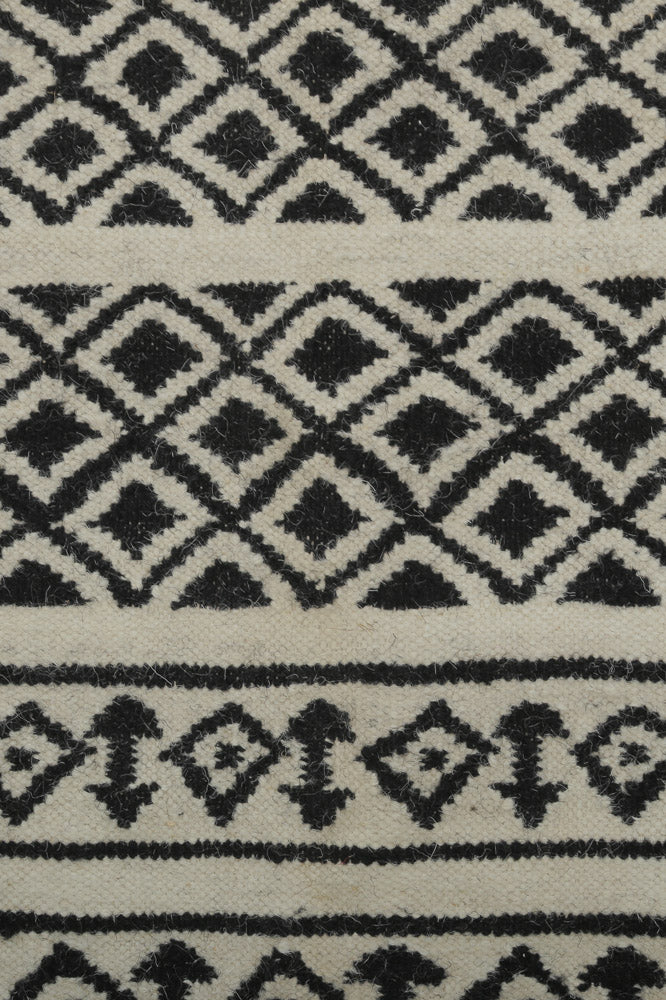 BLACK AND WHITE NOMADIC HAND WOVEN DHURRIE