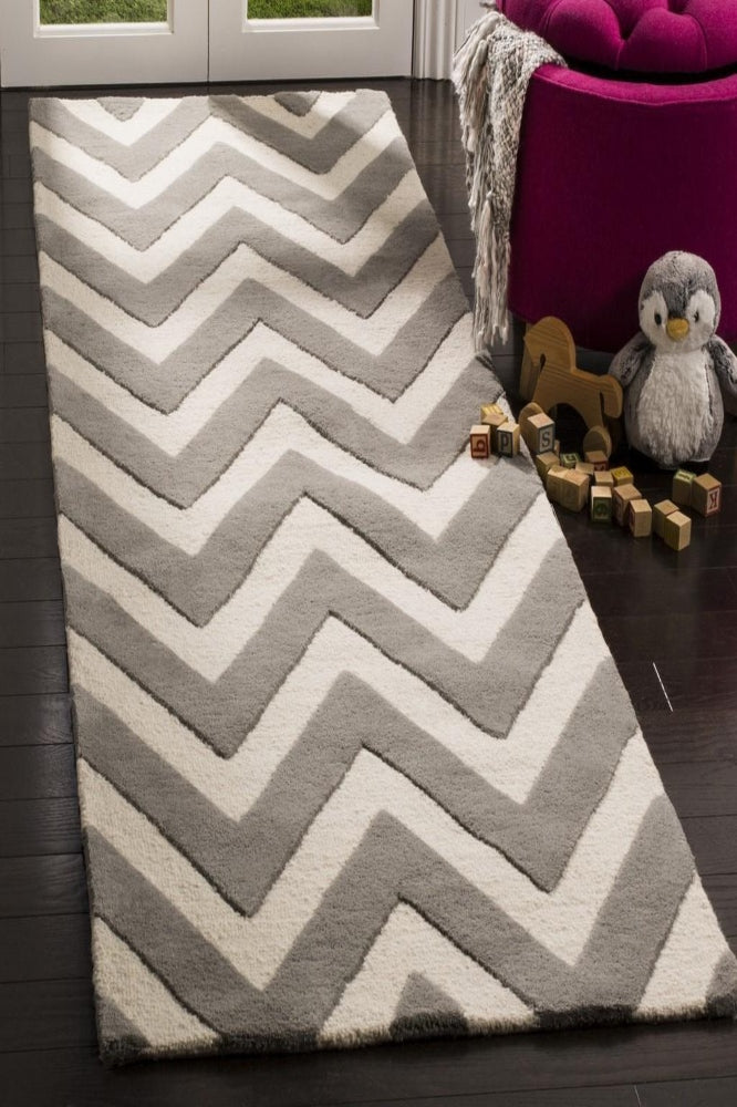 GREY AND IVORY CHEVRON HAND TUFTED RUNNER CARPET