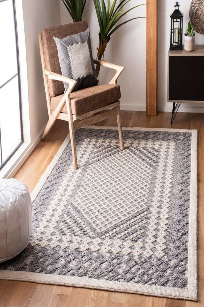 IVORY AND CHARCOAL KILIM HAND WOVEN DHURRIE