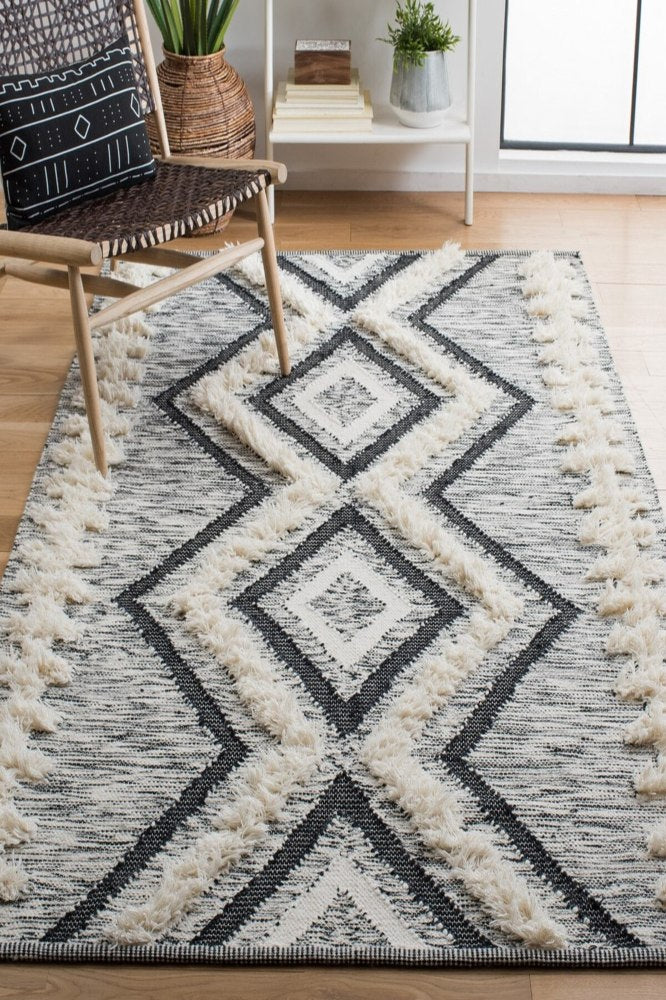 IVORY AND BLACK KILIM HAND WOVEN DHURRIE