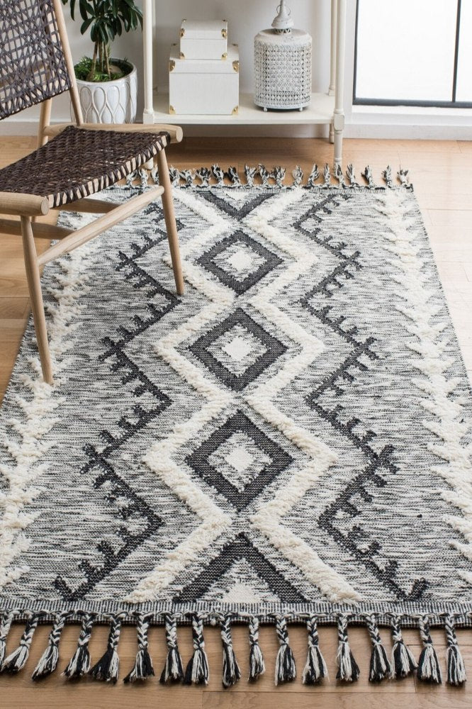 IVORY AND BLACK KILIM HAND WOVEN DHURRIE