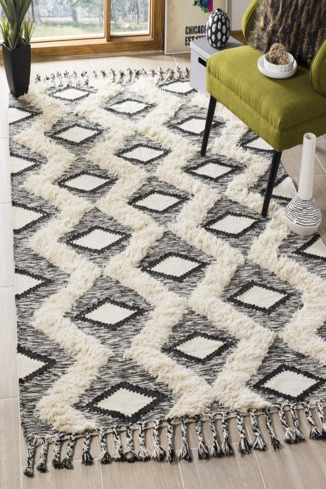 IVORY AND BLACK KILIM HAND WOVEN DHURRIE