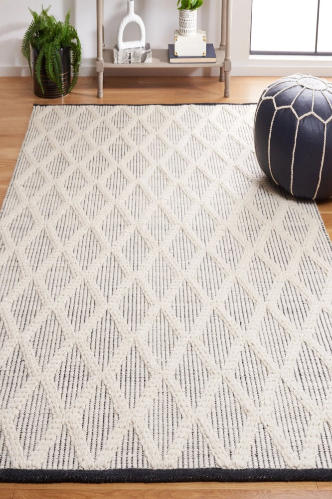 IVORY AND BLACK GEOMETRIC KILIM HAND WOVEN DHURRIE