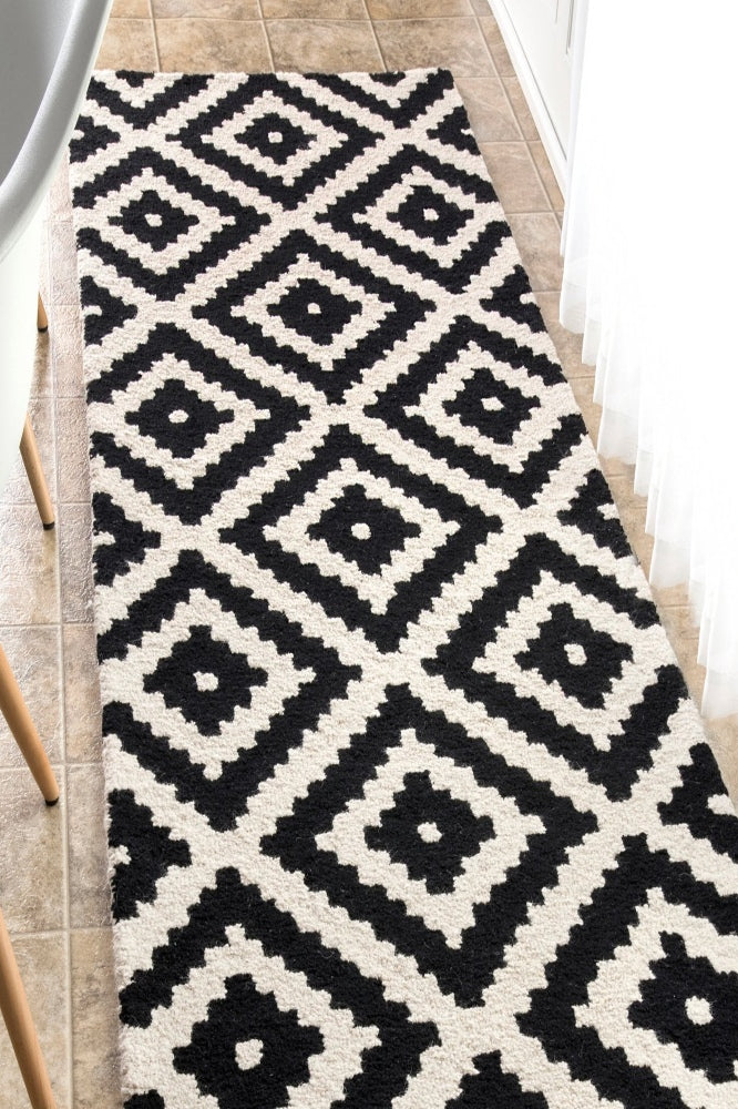 BLACK AND WHITE GEOMETRIC HAND TUFTED RUNNER CARPET