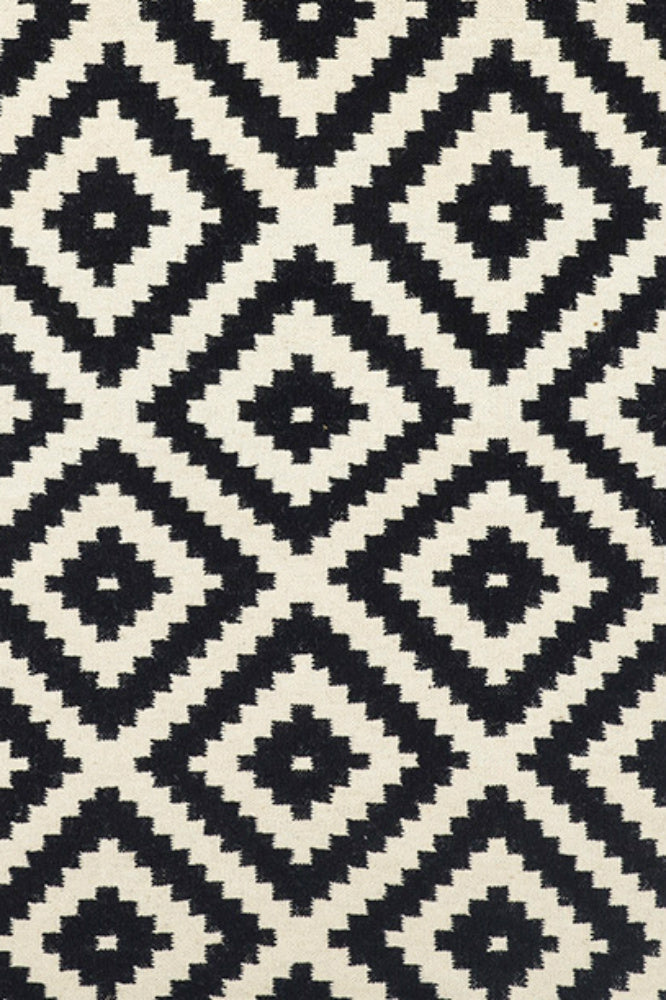 BLACK AND WHITE DIAMOND HAND WOVEN KILIM DHURRIE