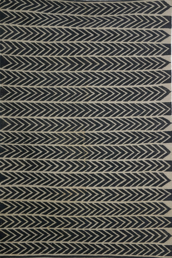 BLACK ZIG ZAG HAND WOVEN DHURRIE - Imperial Knots
