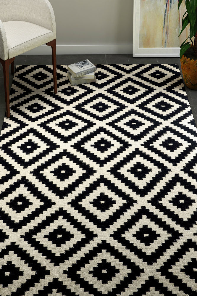 BLACK AND WHITE DIAMOND HAND WOVEN KILIM DHURRIE