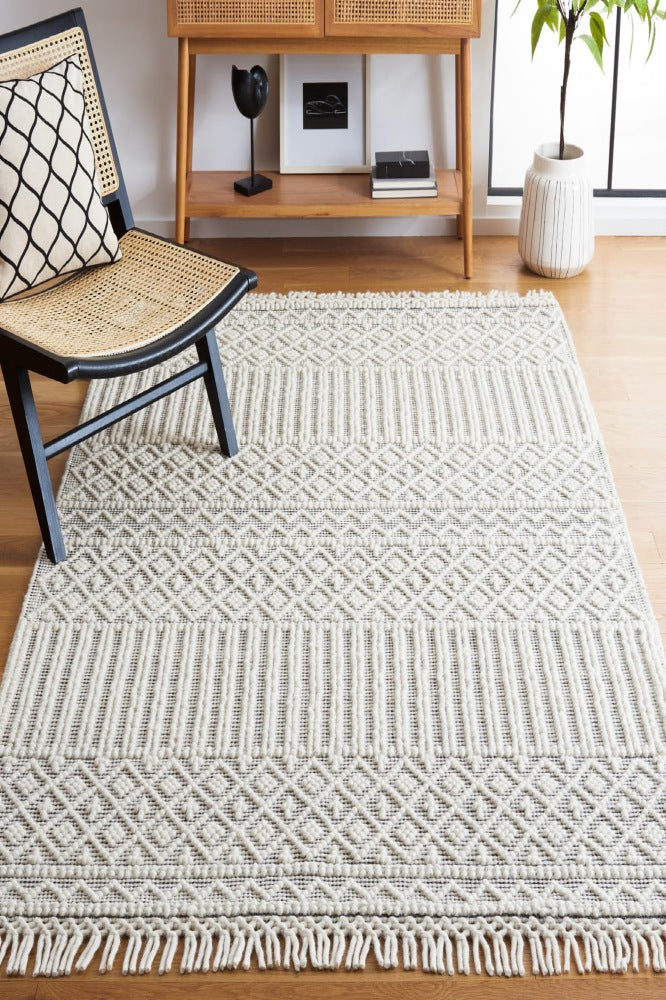 IVORY AND BLACK KILIM HAND WOVEN DHURRIE