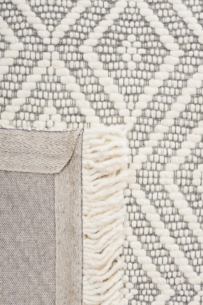 IVORY AND GREY KILIM HAND WOVEN DHURRIE