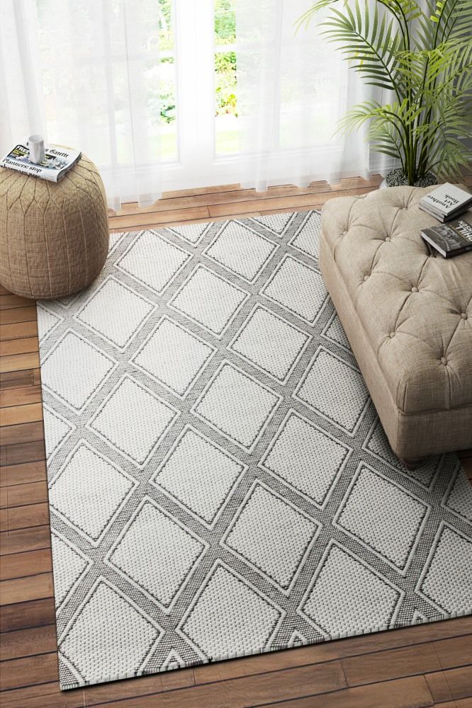 IVORY AND BLACK KILIM HAND WOVEN DHURRIE