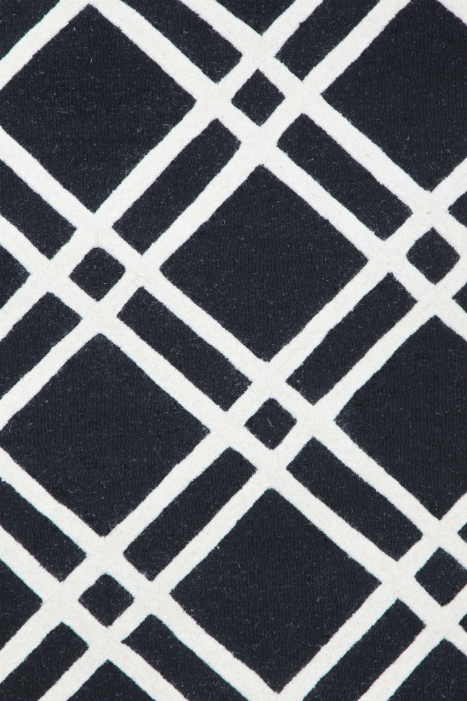 BLACK AND WHITE GEOMETRIC HAND TUFTED CARPET