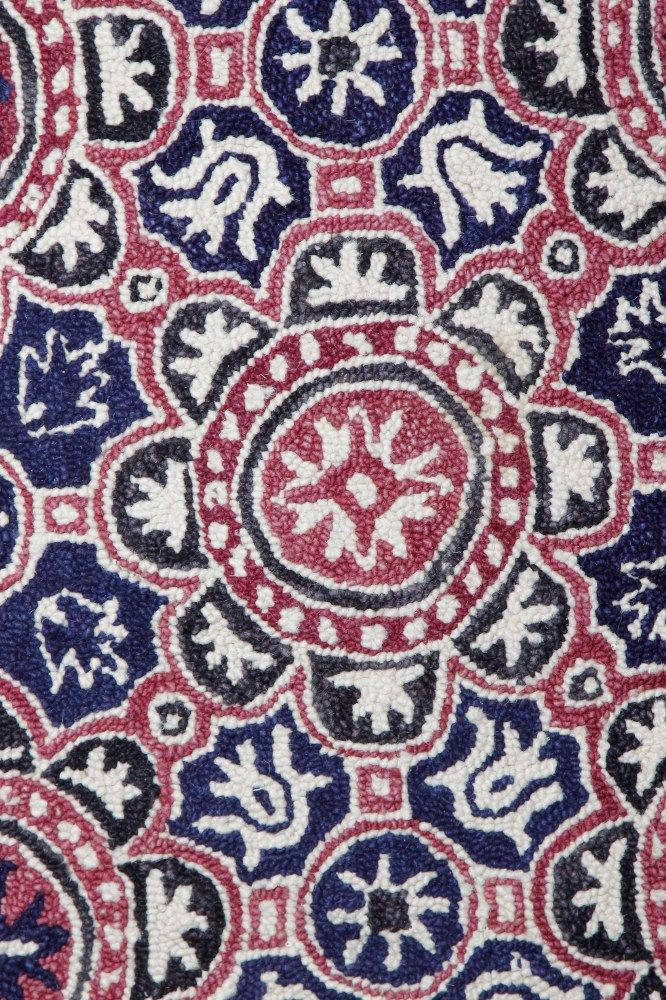 MULTICOLOR SUZANI HAND TUFTED CARPET ROUND