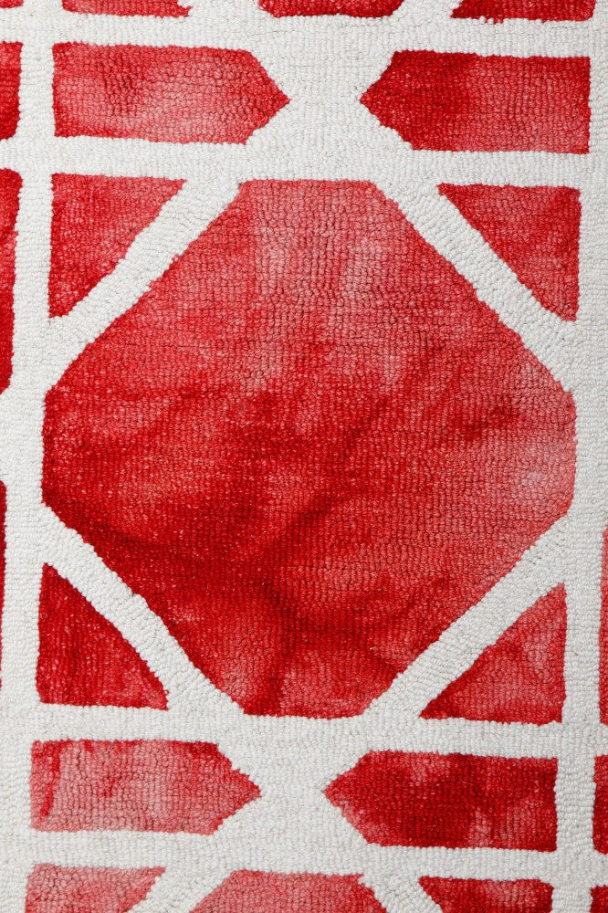 RED DIP DYED HAND TUFTED CARPET